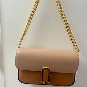 Authentic Marc Jacobs Crossbody Bag – Optional Crossbody Strap Included 🤍🤎